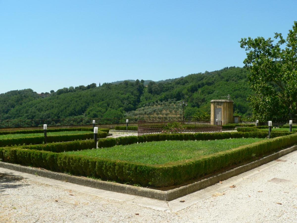 Residenza Le Cicogne Villa ปิสโตยา ภายนอก รูปภาพ